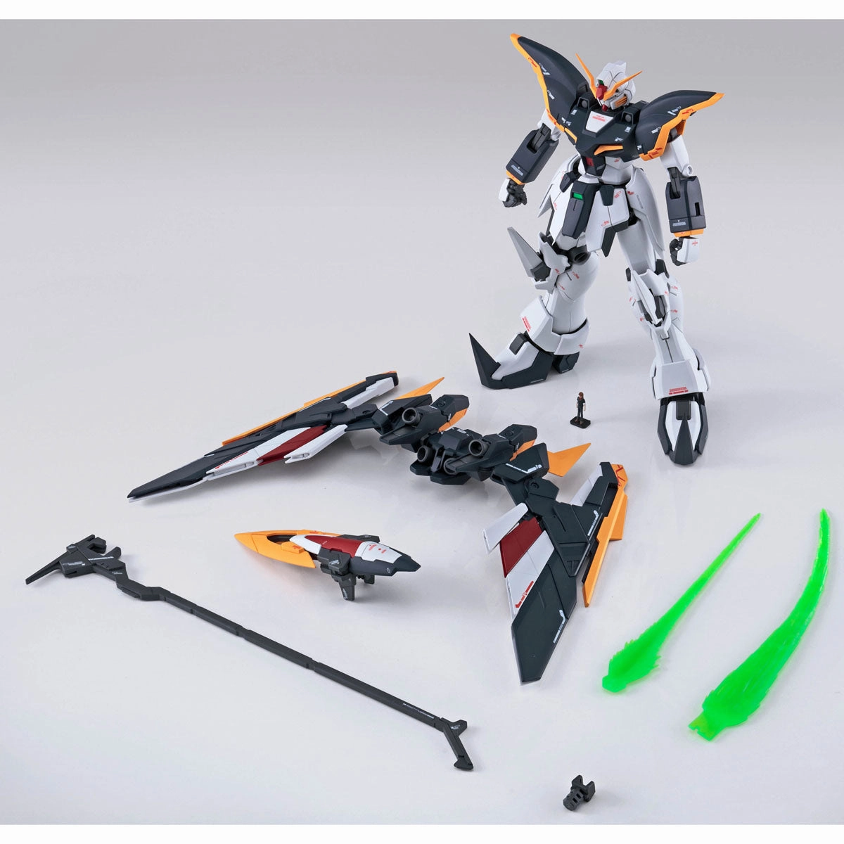Gundam 1/100 MG Gundam Wing Endless Waltz XXXG-01D Gundam Deathscythe EW (Roussette Unit Custom) Exclusive Model Kit Pride And Joy