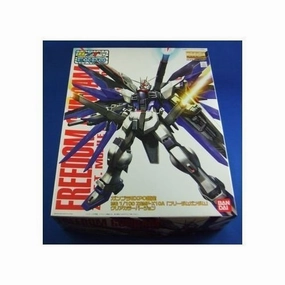 Global Shipping Serious Investor ZGMF-X10A Freedom Gundam (Clear color ver. version) - 1/100 scale - MG, Kidou Senshi Gundam SEED - Bandai